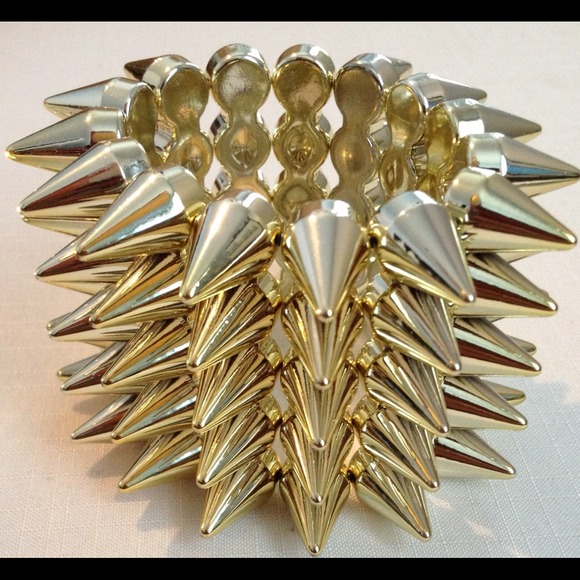 Spike Bracelet Gold.