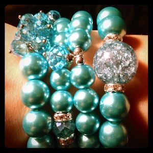 Unique handmade pearl stackable bracelets(4).