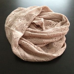 American Eagle infinity scarf, baby pink