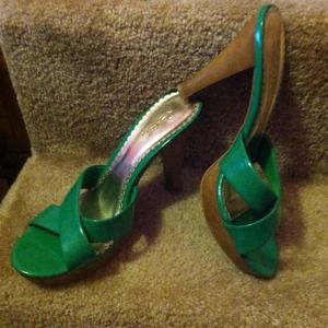 Only wore once qupid heel