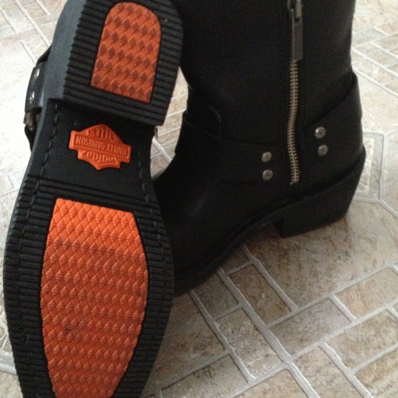 Harley Davidson boots... Like new ..