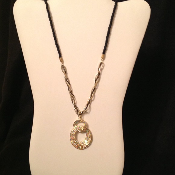 Retro circle necklace