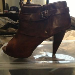 Brown open toed shoes