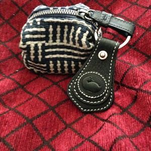 Dooney - Small coin wallet