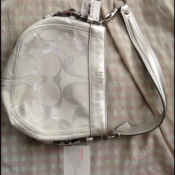 42715   COACH ZOE SIGNATURE SILVER HOBO BAG