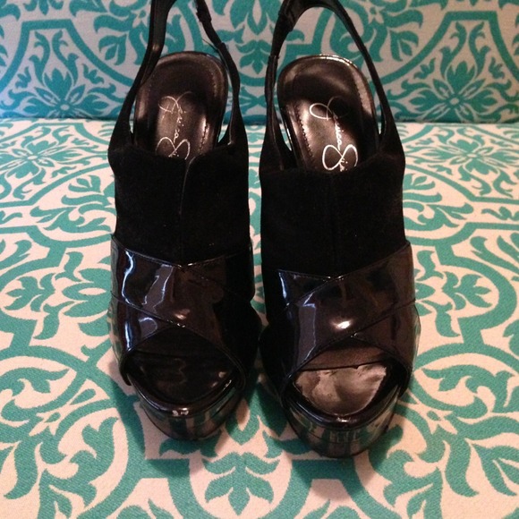 Jessica Simpson black pumps - Picture 2 of 3