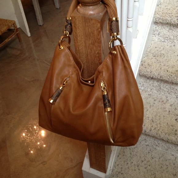 ❌SOLD!❌ Michael Kors Tonne leather hobo