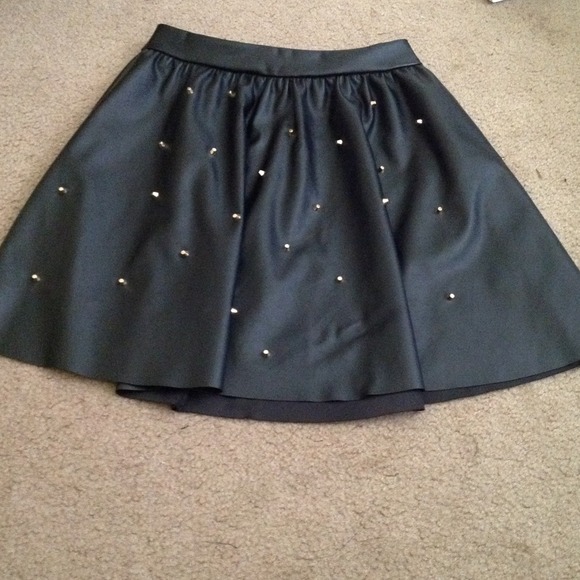 🚫SOLD OUT! Studded front leather circle skirt🚫