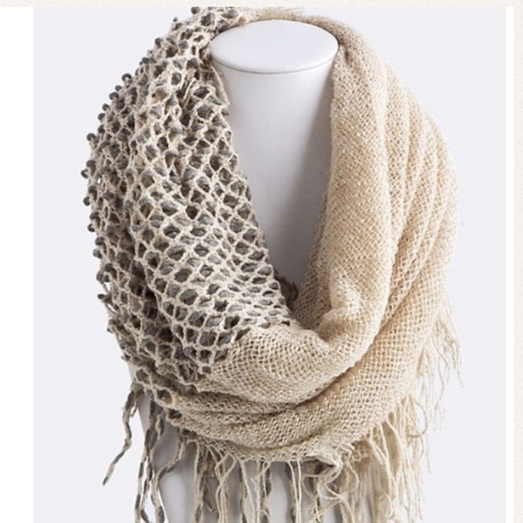 SOLDD Infinity knit scarf