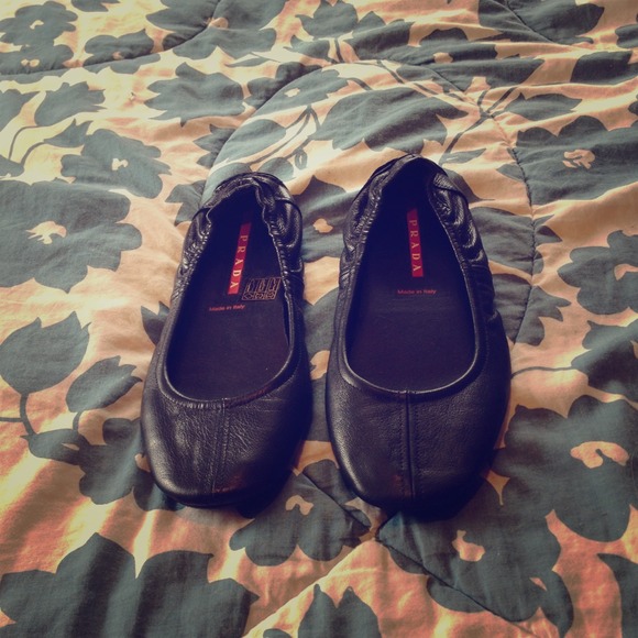 Prada flats 😻 make me an offer