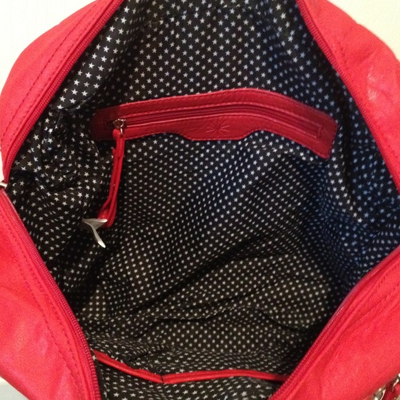 Red Bag With Gold Stars Weekender -- ShoeDazzle - Picture 2 of 4