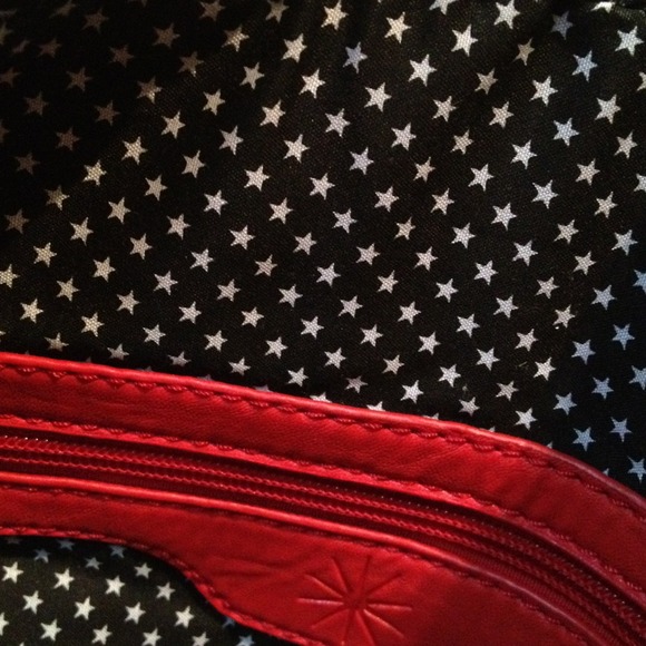 Red Bag With Gold Stars Weekender -- ShoeDazzle - Picture 3 of 4