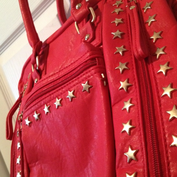 Red Bag With Gold Stars Weekender -- ShoeDazzle - Picture 4 of 4