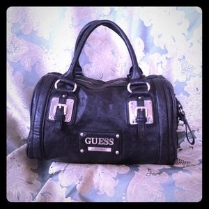 Black Guess Handbag!