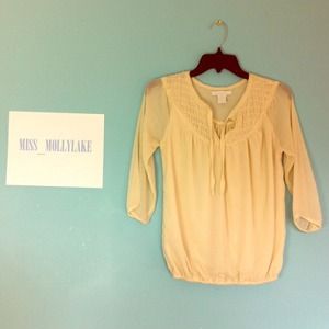 CHARLOTTE RUSSE- Size Small• Cropped Sleeve Shirt