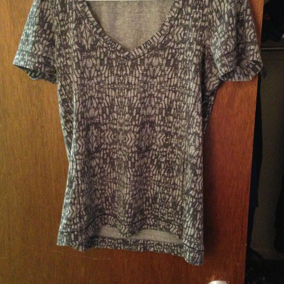 Lulu lemon v-neck size 10
