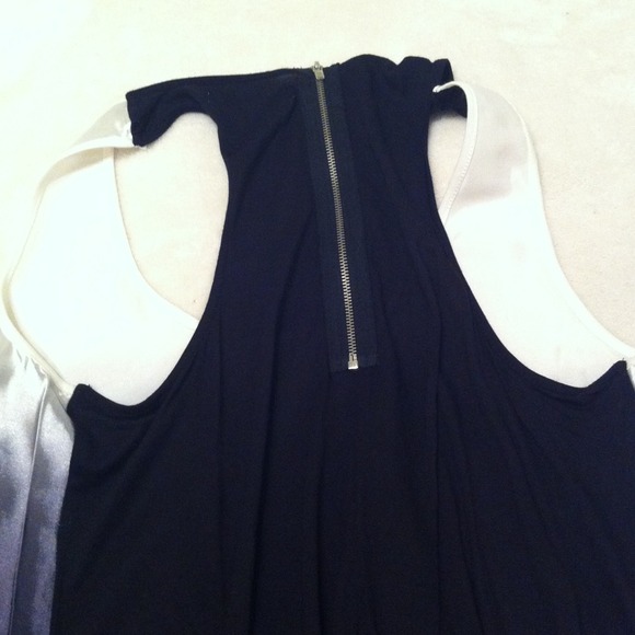 ❗Sold❗Medium Ombré Silk Top - Picture 3 of 3