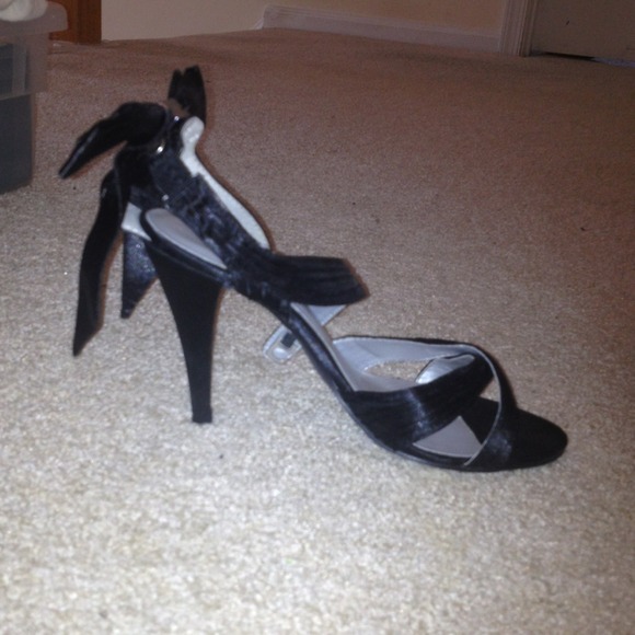 Open toe high heels - Picture 3 of 3
