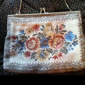 Vintage tapestry bag 🌸