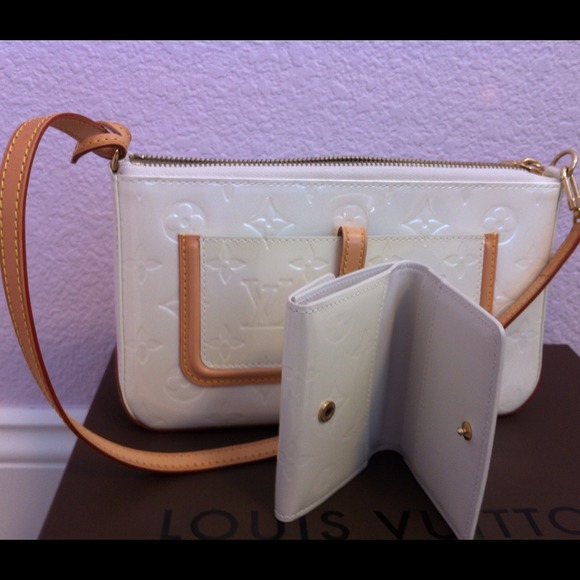 Authentic LV Vernis with matching wallet. - Picture 2 of 4