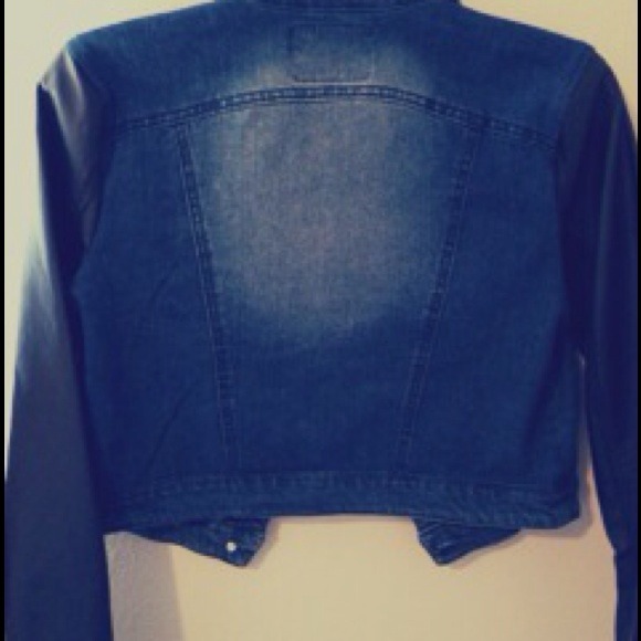 SOLD 🔴 DenimJacket - Picture 2 of 2