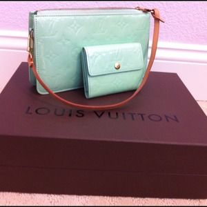 💙💙SOLD ON EBAY💙LV Vernis Lexington Pochette