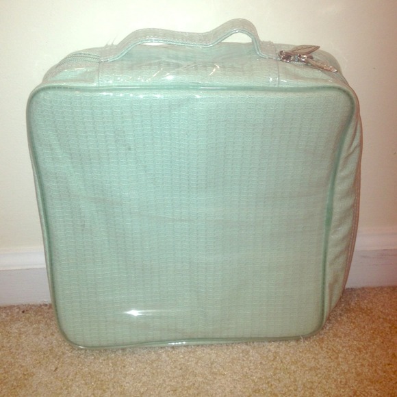 Make up traveling bag