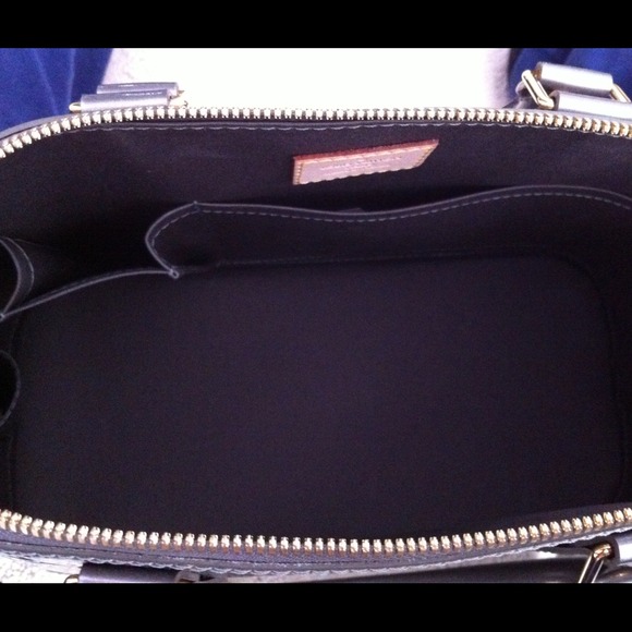 💙💙SOLD LOCALLY💙💙LV Monogram Vernis Alma Gris - Picture 2 of 4