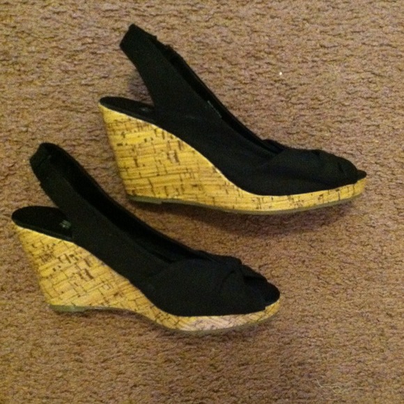 Black Wedges