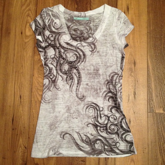 Tribal tee
