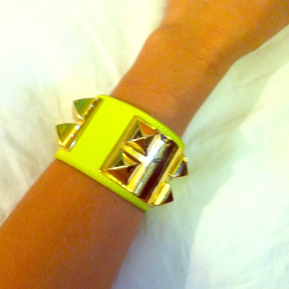 Jewelry - Neon yellow and gold studded cuff
