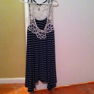 Worn only twice! Adorable flowy shirt!