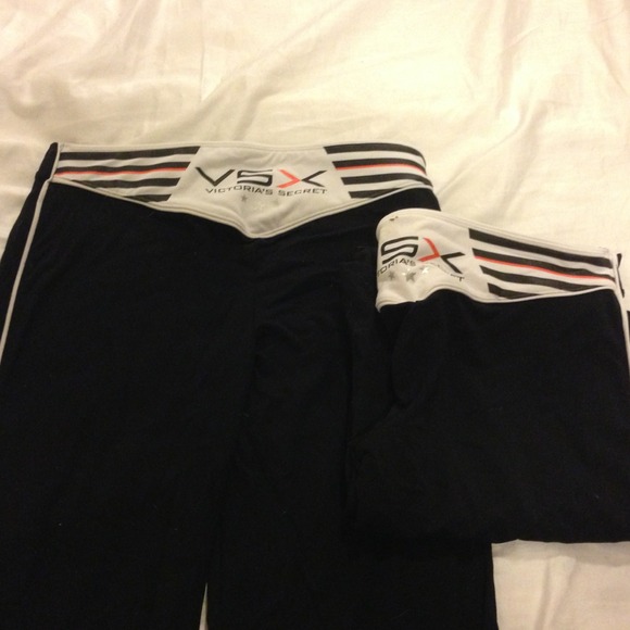Sold!!!!!2pairs of Victoria's Secret stretch pants