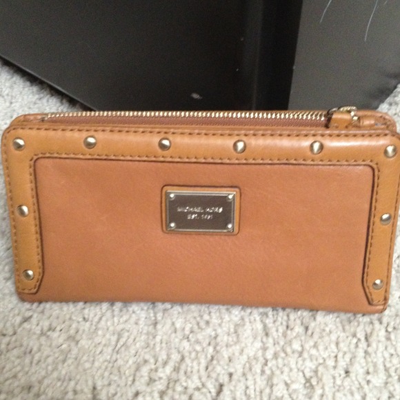 Michael kors wallet