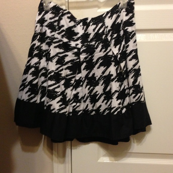 Candie's Plaid / checker skirt