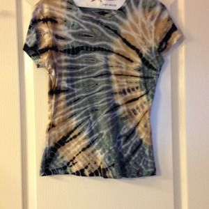 💰SOLD💰Cool blue & tan tie-dye T