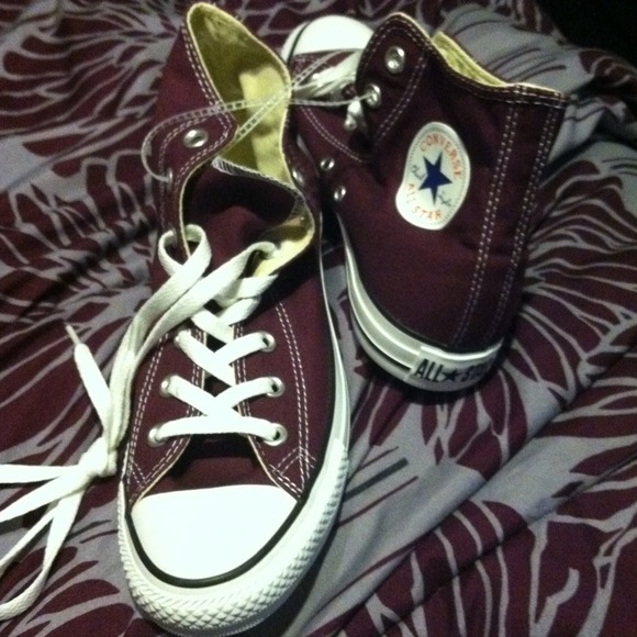 Never worn maroon converse!