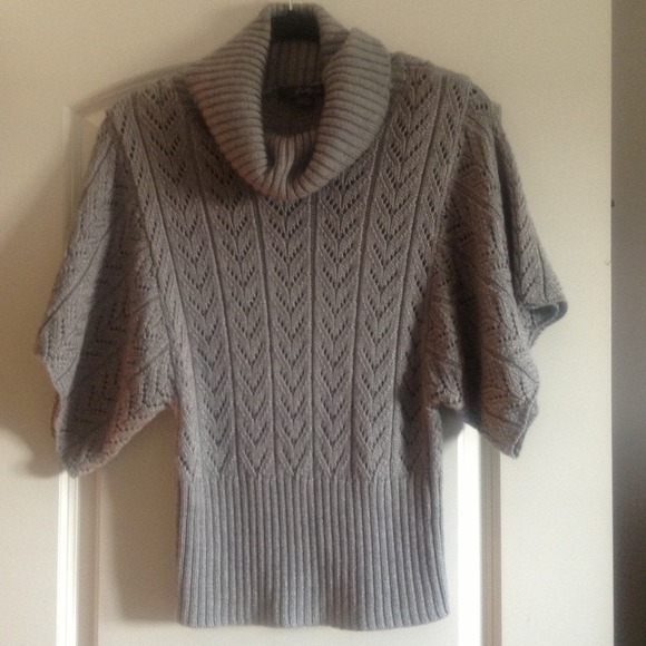 Forever 21 Cable Knit sweater top