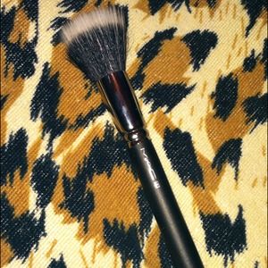 MAC 187 Brush