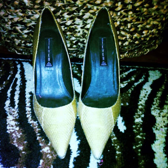 SOLD Steven by Steve Madden Pumps SOLD - Picture 2 of 4
