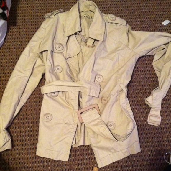 Khaki trench - Picture 1 of 1