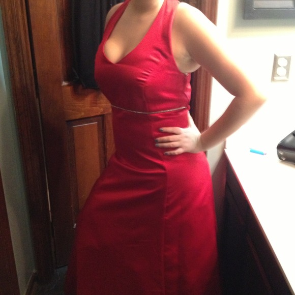 Floor length brides maid dress with crendle