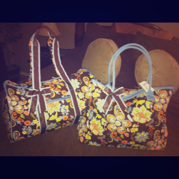 Adorable new with tags duffle & shoulder bag set!