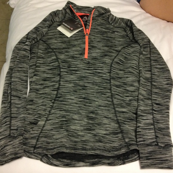 Avalanche Long Sleeve shirt for exercise