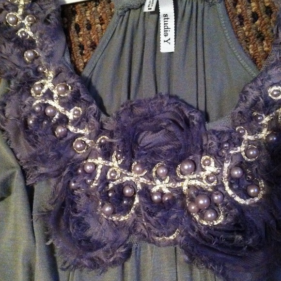 Gray tunic with neckline detail - Picture 2 of 2