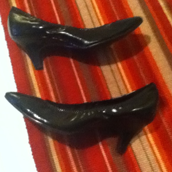 Black high heels - Picture 2 of 3