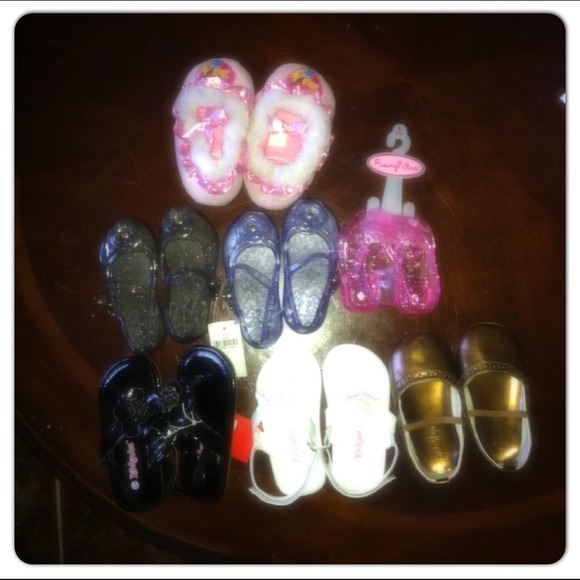 Girls shoes