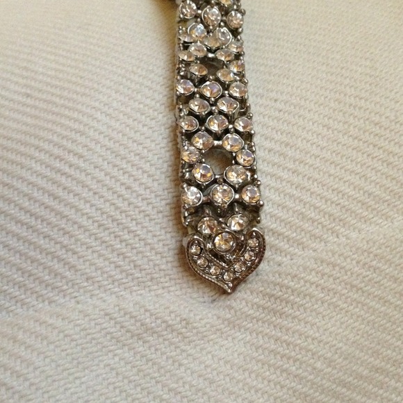 STUNNING ✨Belt style Swarovski Crystal Bracelet✨ - Picture 2 of 3