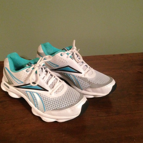 Reebok easy tone running shoe👟