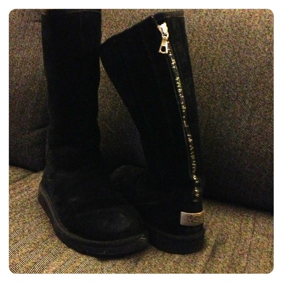 Tall black uggs.